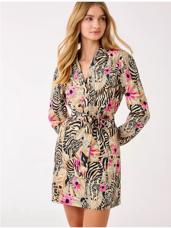 Lilly Pulitzer Dresses & Skirts - NWT LILLY PULITZER
Phillipa V-Neck Stretch Dress